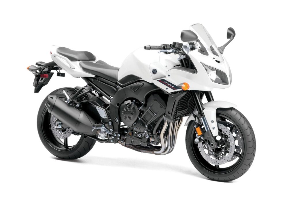 2014 Yamaha FZ1 studio White RHS