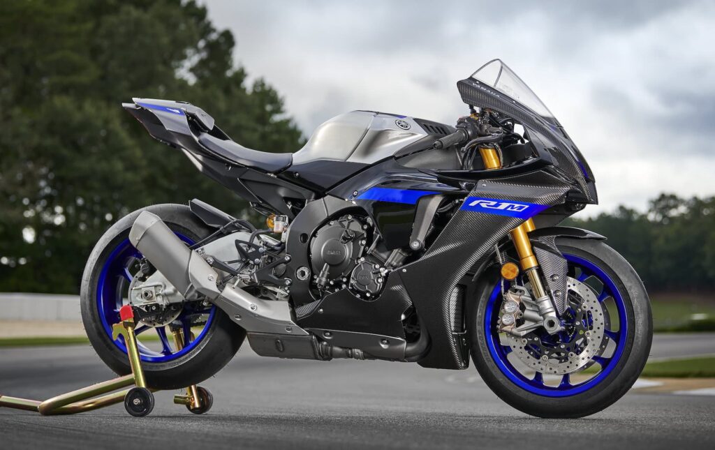 2022 Yamaha YZF-R1M static rhs track