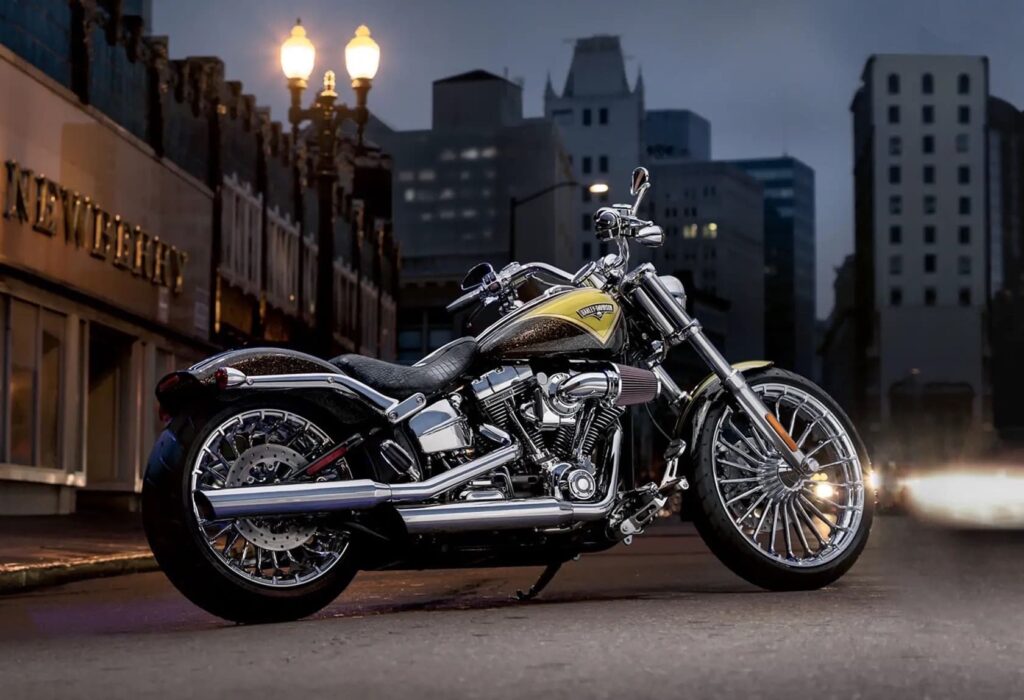 2013 Harley-Davidson FXSBSE CVO Breakout static