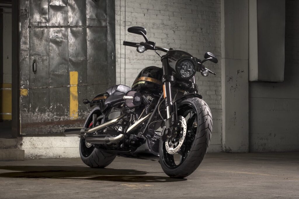 2016 Harley-Davidson Pro Street Breakout FXSE RHS 3-4
