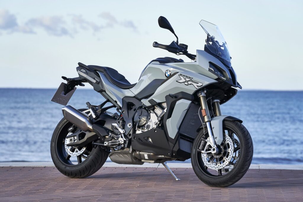 BMW S 1000 XR Static RHS 3-4 by sea