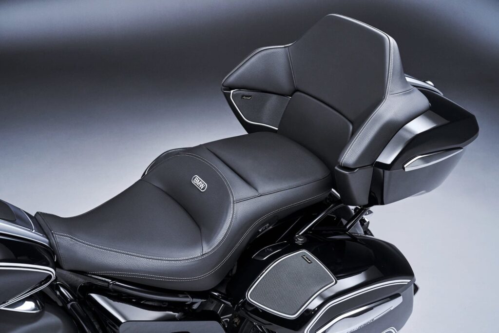 BMW R 18 Transcontinental rear seat