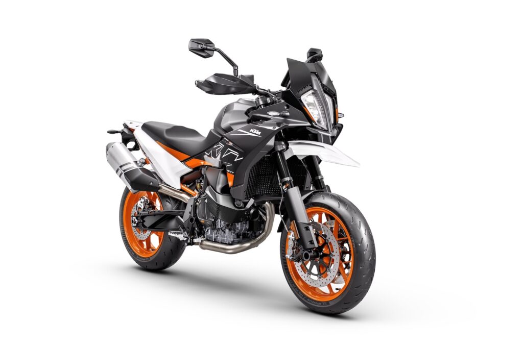 2023 KTM 890 SMT Studio rhs 3-4