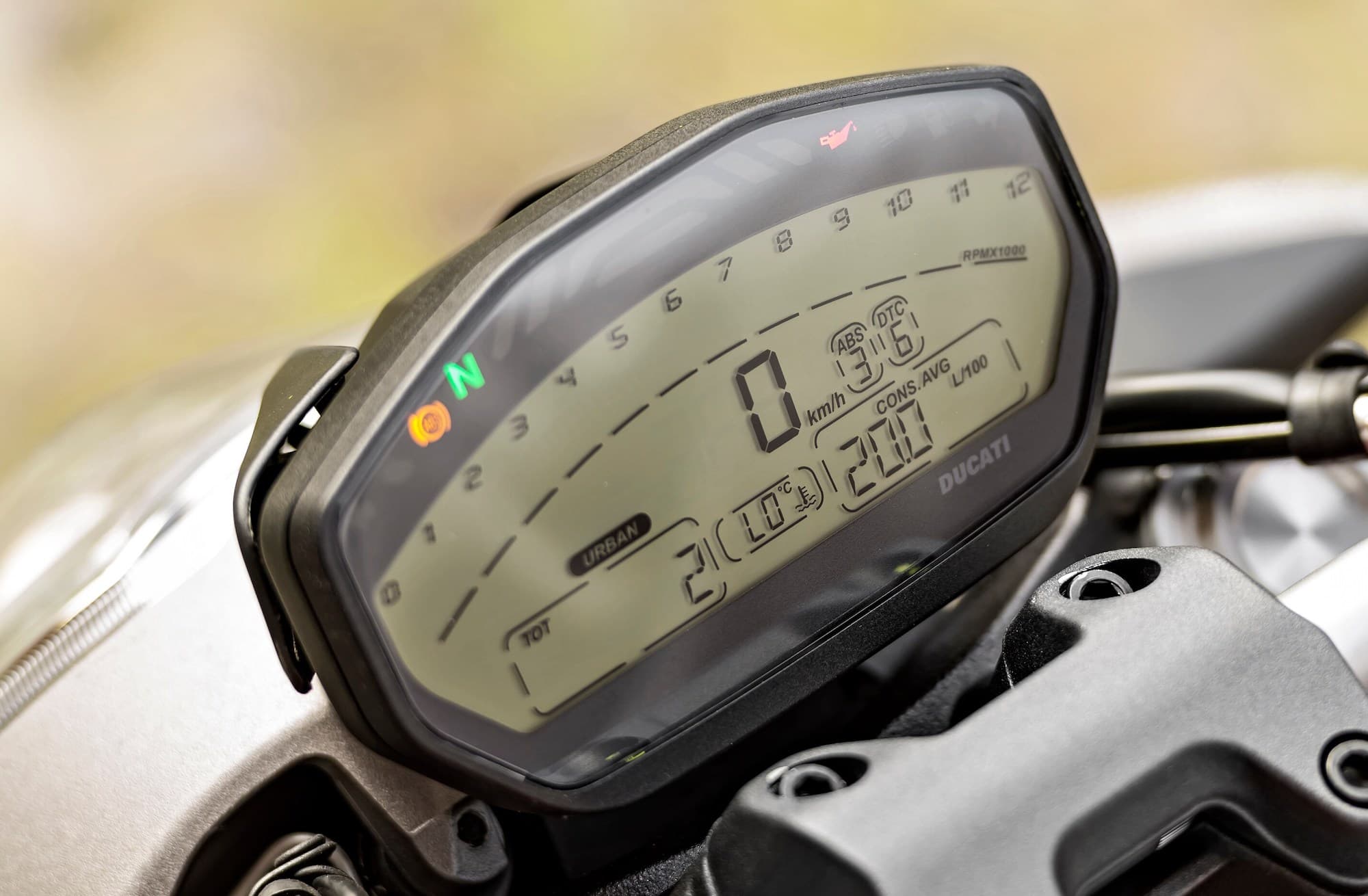2015-2017 Ducati Monster 821 LCD