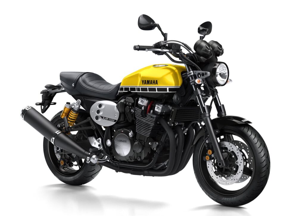 2016 Yamaha XJR1300 anniversary studio front right