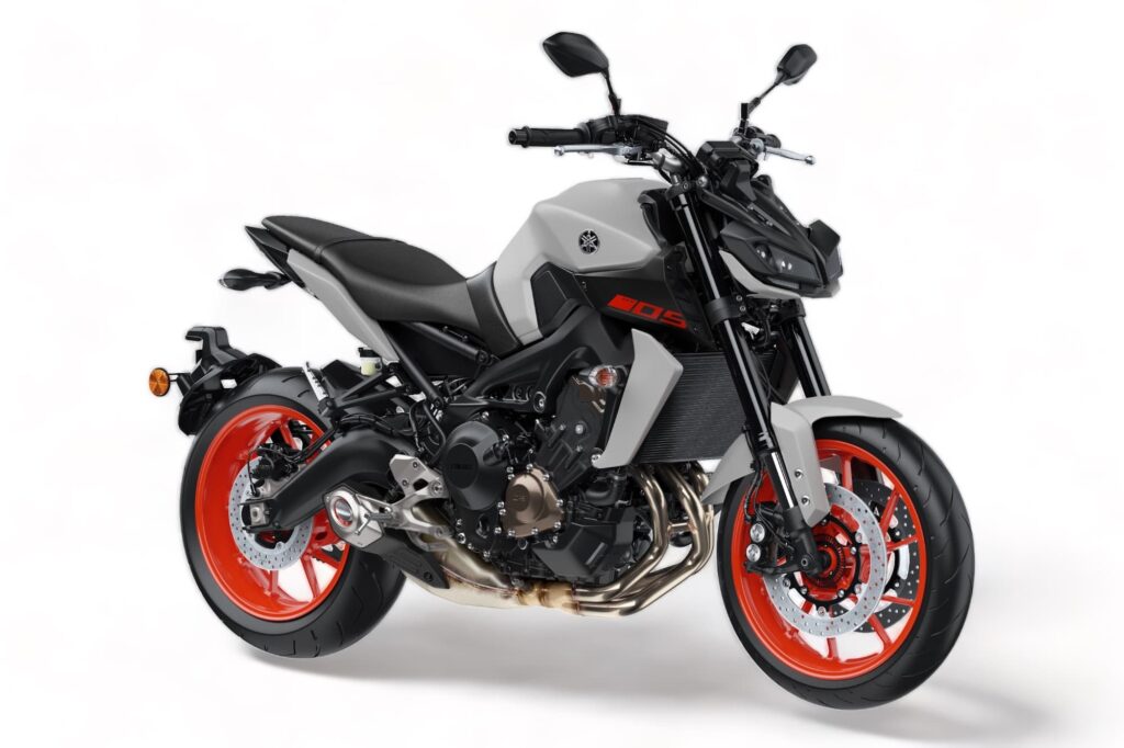 2019 Yamaha MT-09 silver with orange wheel rhs 3-4