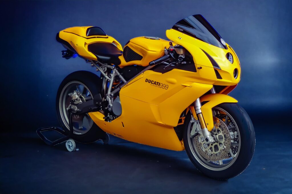 Ducati 999 RHS 3-4 studio Yellow