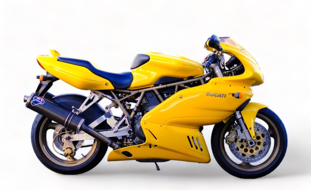 Ducati Super Sport 900 ie RHS studio
