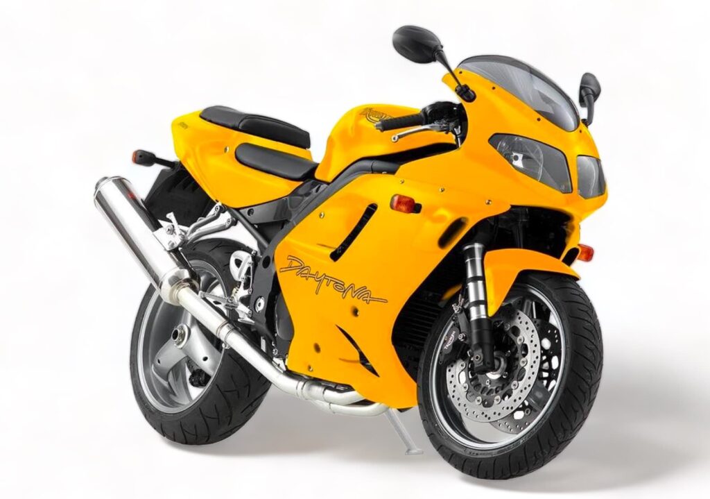 Triumph Daytona 955i Yellow RHS 3-4