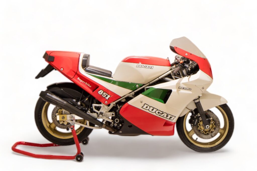 1988 Ducati 851 Tricolore in Ducati Museum