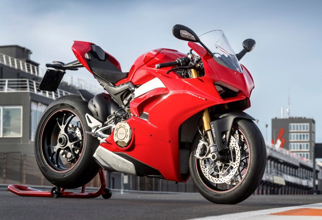Ducati Panigale V4 S RHS 3-4 on track