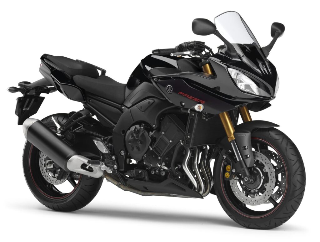 2015 Yamaha Fazer8 Black RHS 3-4