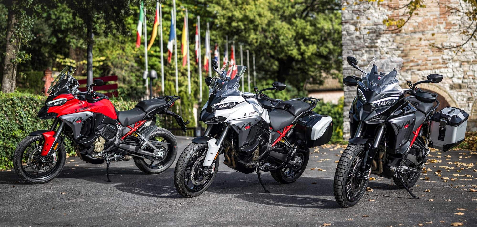 The Honda VFR800 8th Gen (2014-2017) — A Balanced Review of a Cult Bike 12 2025 Ducati Multistrada V4 S, side view