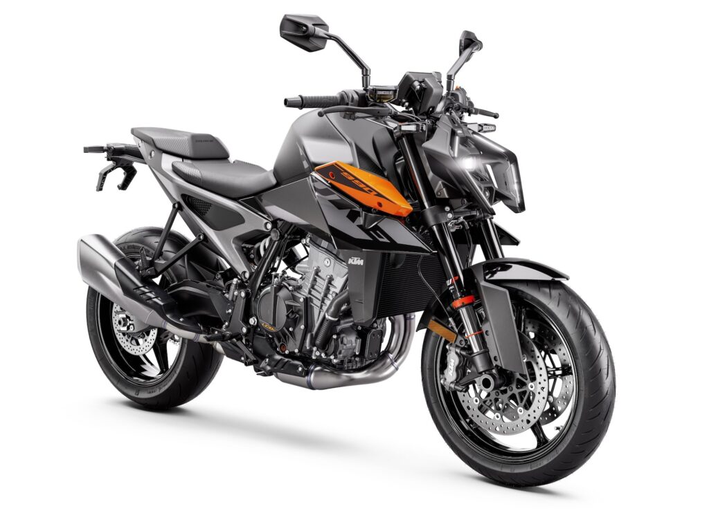 2024 KTM 990 Duke RHS 3-4