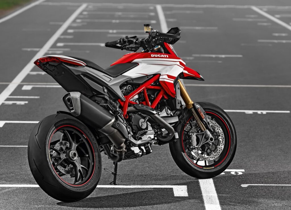 Ducati Hypermotard 939 SP Rear RHS 3-4 on track