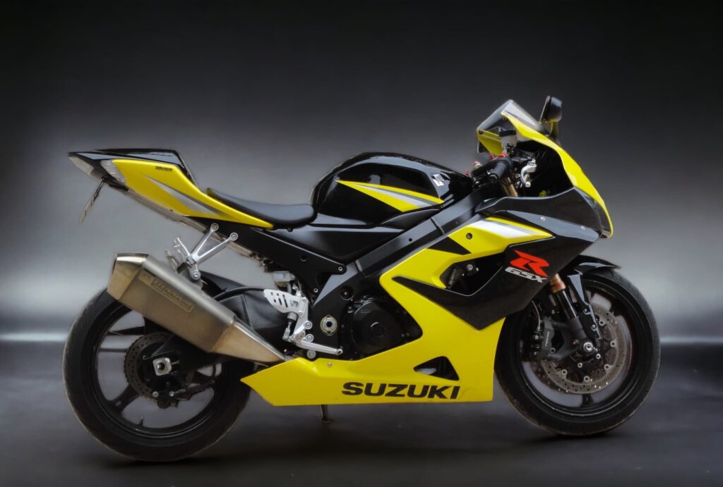Suzuki 2005 K5 GSX-R1000 Yellow RHS dark background