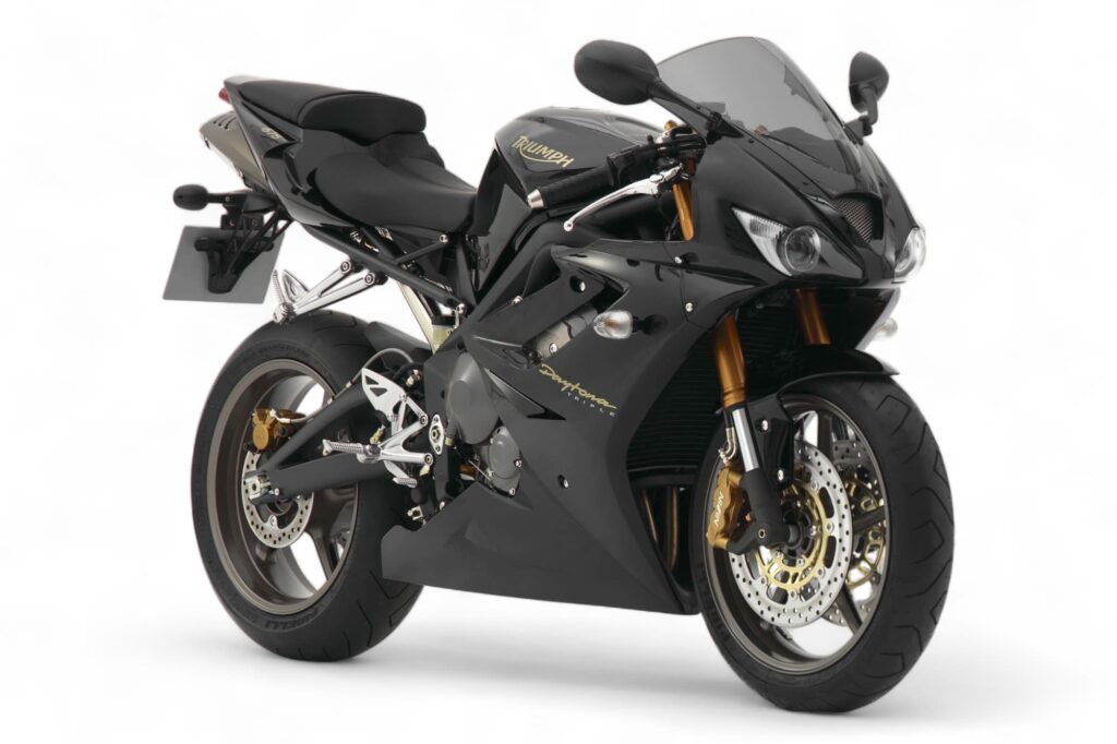 Triumph Daytona Model History and Buyer’s Guide (1967-2026) 15 Black 2007 Triumph Daytona 675, right-front three-quarter view
