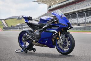 Currunt R9 What Makes the Yamaha YZF-R9 Different?