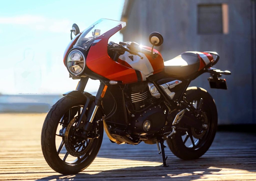 Triumph 400 Model Guide 15 Triumph Thruxton 400 static