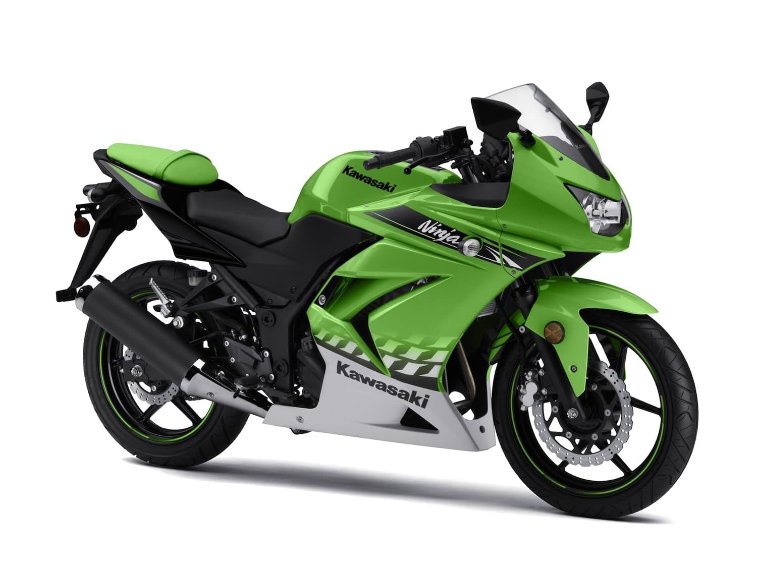 Kawasaki Ninja 300, 400, Ninja 500, Z300, Z400, and Z500 — Complete Buyer’s Guide 5 Green 2010 Kawasaki Ninja 250R viewed from the left front