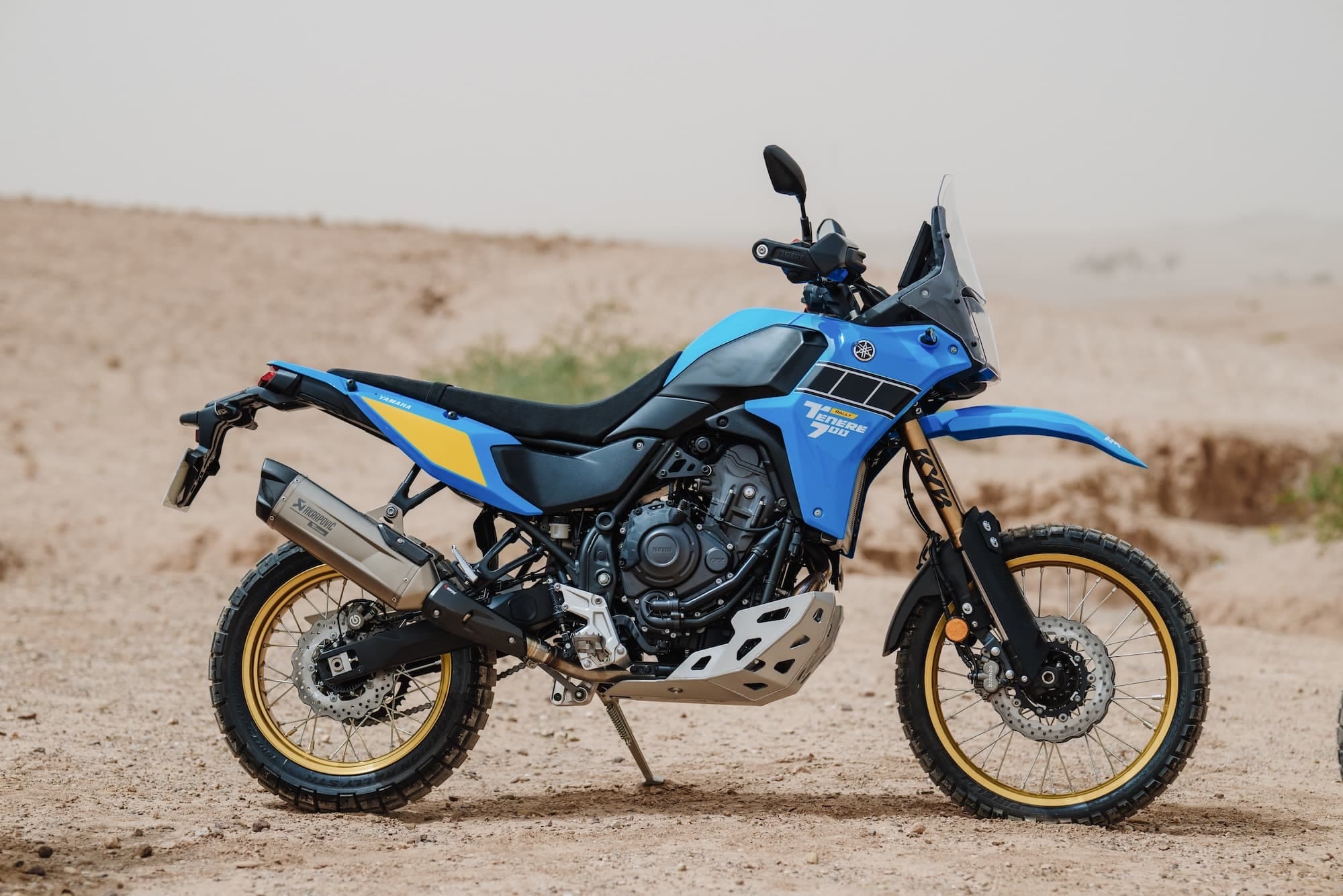 Yamaha Ténéré 700 Model Variants / Buyer’s Guide 2019-2026 16 2025 Yamaha Ténéré 700 Rally in blue and yellow, right side