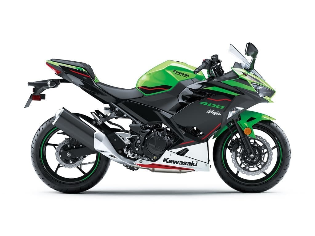 Kawasaki Ninja 300, 400, Ninja 500, Z300, Z400, and Z500 — Complete Buyer’s Guide 8 Green Kawasaki Ninja 400 KRT viewed from the left side