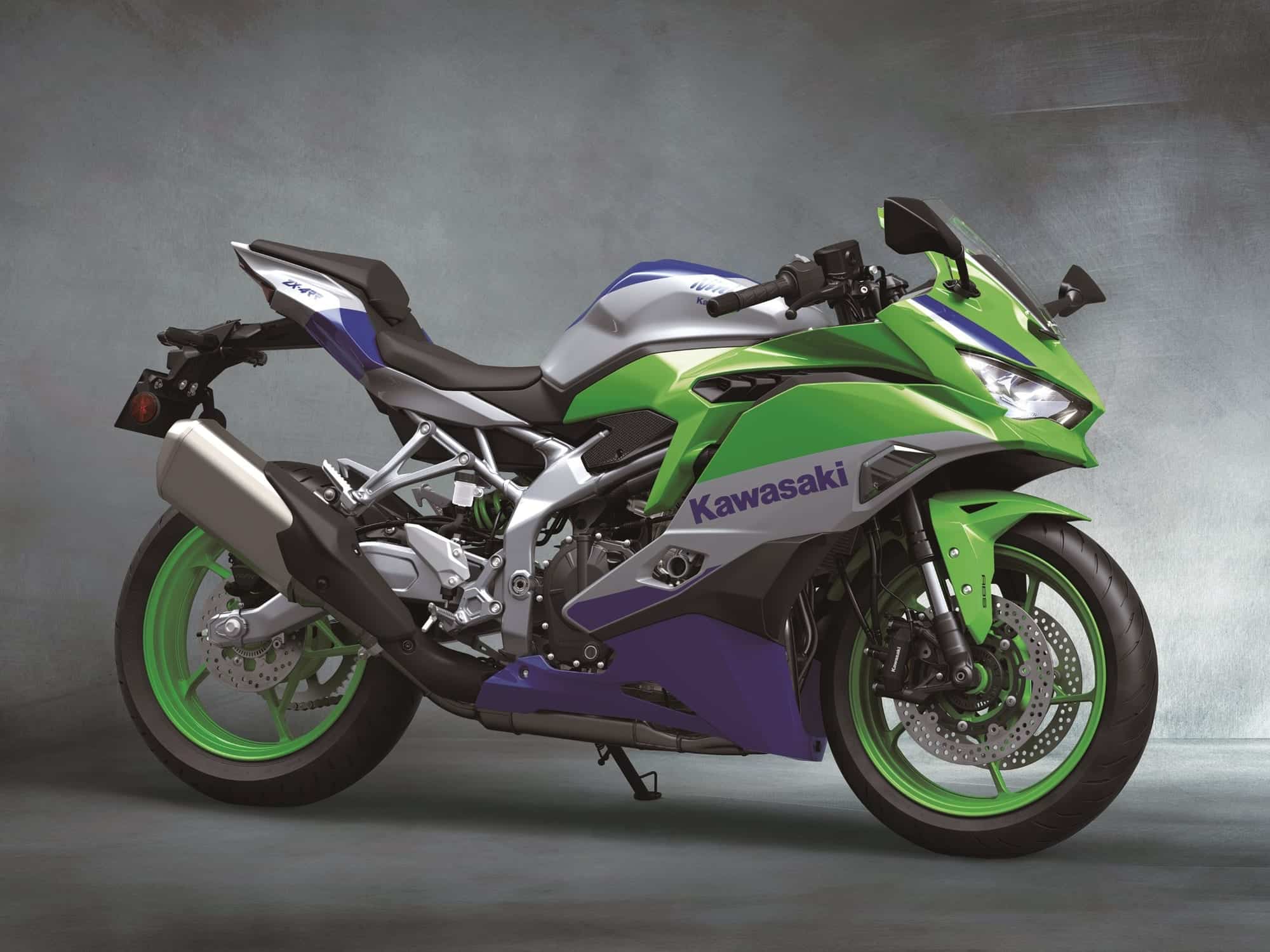 Kawasaki Ninja ZX-4R / ZX-4RR Review — The Return of the Heyday of Small Fours 2 Kawasaki Ninja ZX-4RR 40th Anniversary Edition