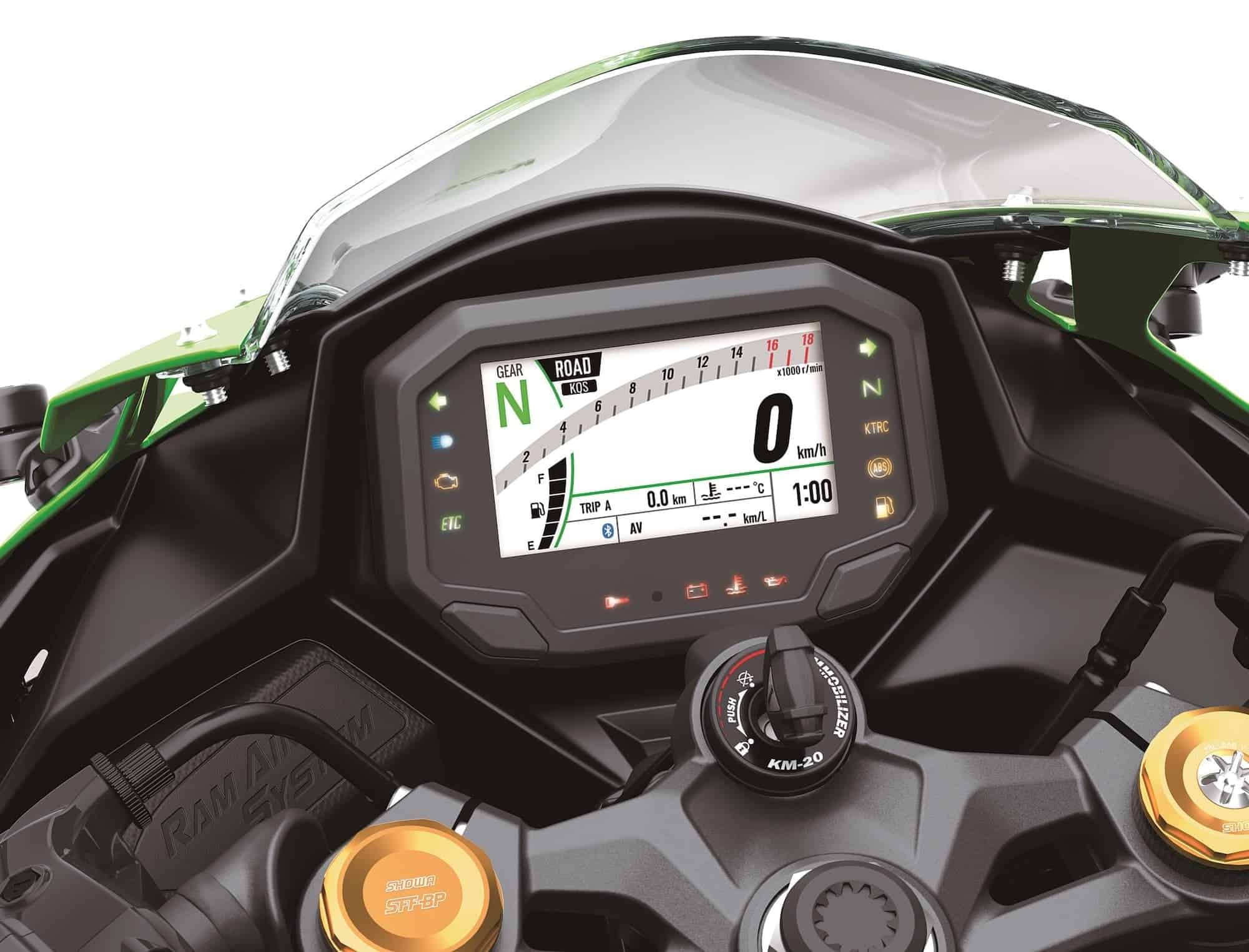 Kawasaki Ninja ZX-4R / ZX-4RR Review — The Return of the Heyday of Small Fours 12 Kawasaki Ninja ZX-4RR colour TFT instrument display