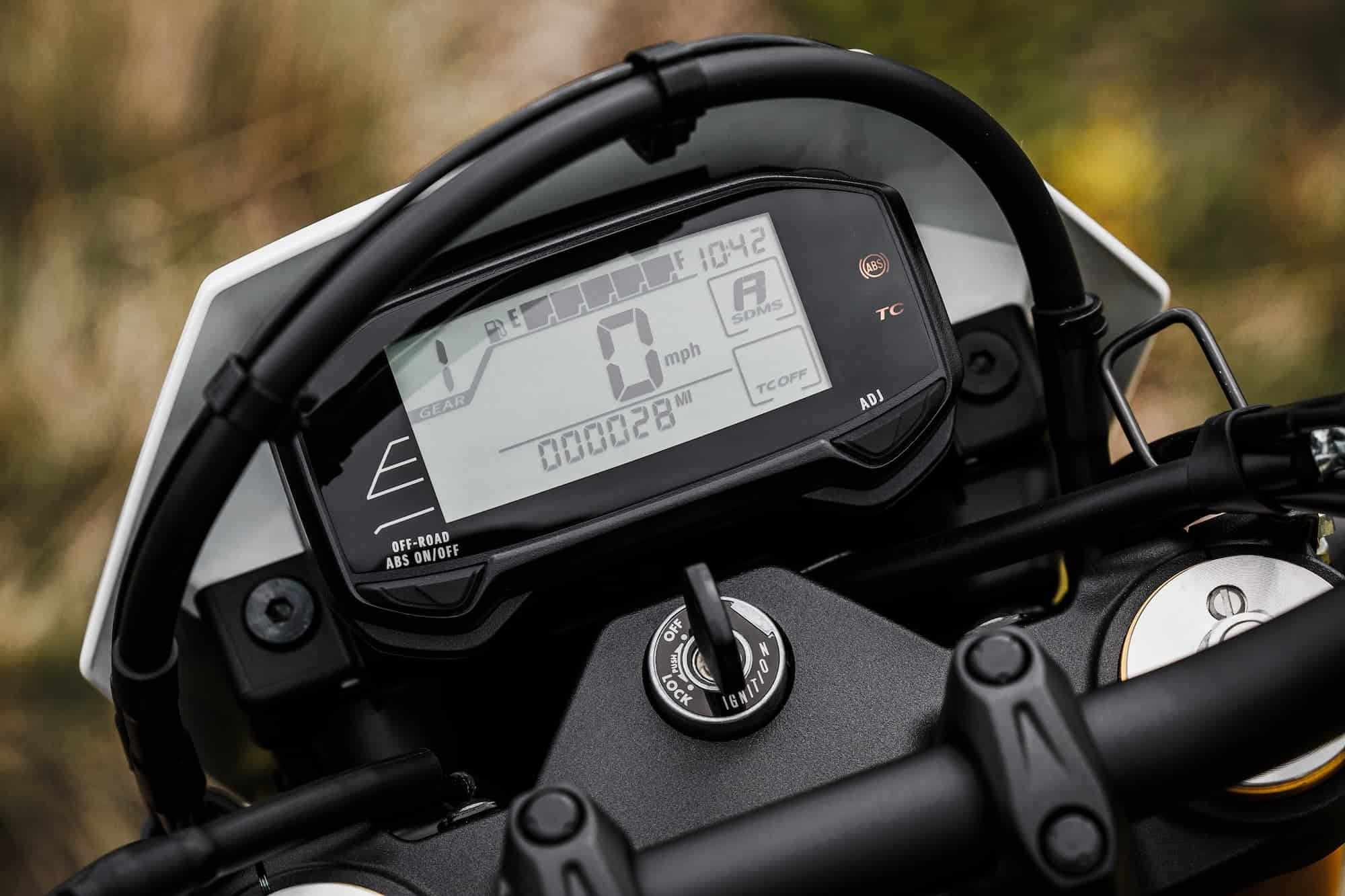 Suzuki DR-Z4S and DR-Z4SM Buyer’s Guide — Somewhat Modern, Still a DR-Z 8 Suzuki DR-Z4 LCD instrument panel showing ride mode and traction control